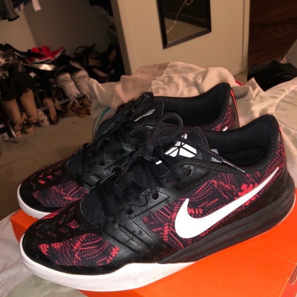 Nike | Shoes | Nike Kobe Size 6 | Poshmark